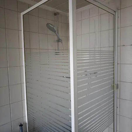 Fuer 6 Personen Und 2 Hunde Inklusive Ueberdachter Terrasse شقة *