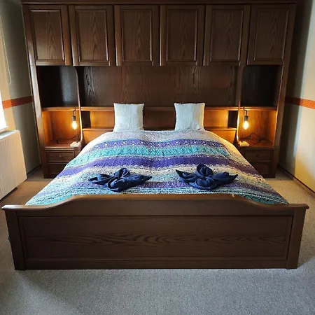 Fuer 6 Personen Und 2 Hunde Inklusive Ueberdachter Terrasse Lejlighed Linnich