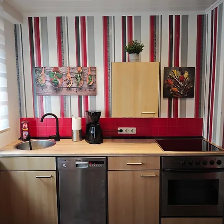 Lejlighed Fuer 6 Personen Und 2 Hunde Inklusive Ueberdachter Terrasse Linnich