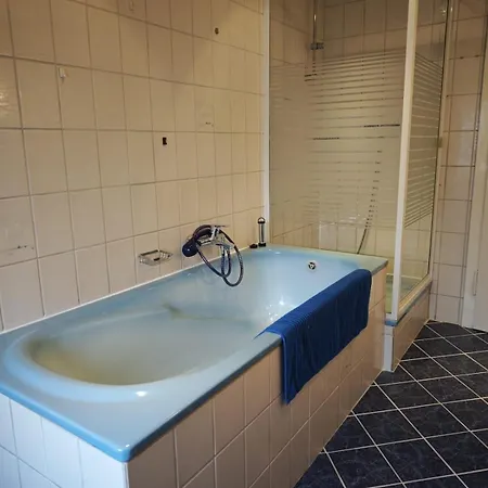 Fuer 6 Personen Und 2 Hunde Inklusive Ueberdachter Terrasse