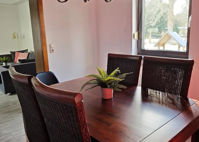 Fuer 6 Personen Und 2 Hunde Inklusive Ueberdachter Terrasse *