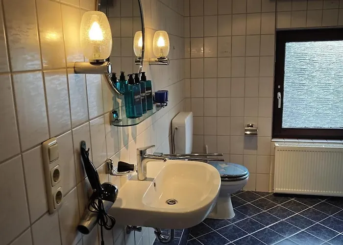 公寓 Fuer 6 Personen Und 2 Hunde Inklusive Ueberdachter Terrasse 林尼希